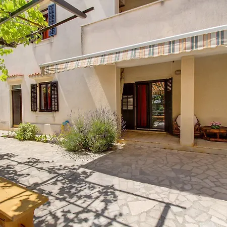 Eli * مالي لوشينغْ